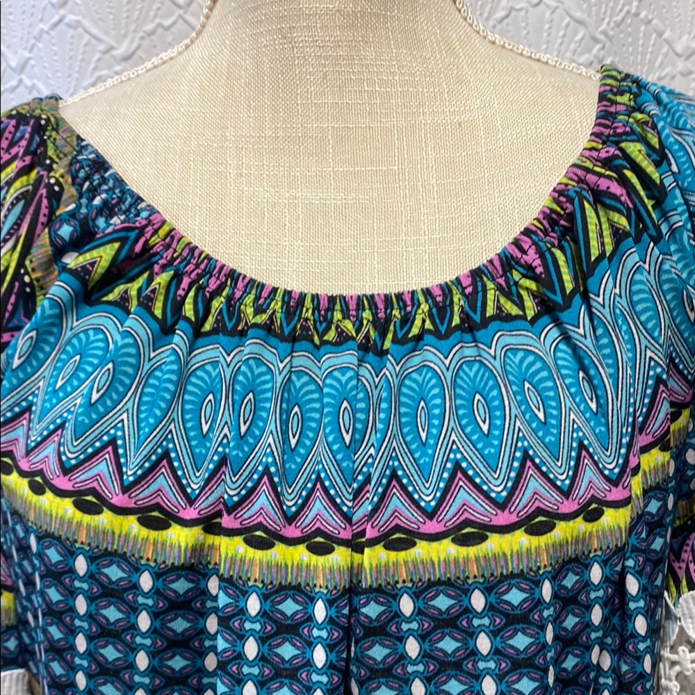 Win Win size large Colorful‎ Geometric Pattern Women's Top paisley soft stretch - Picture 2 of 10